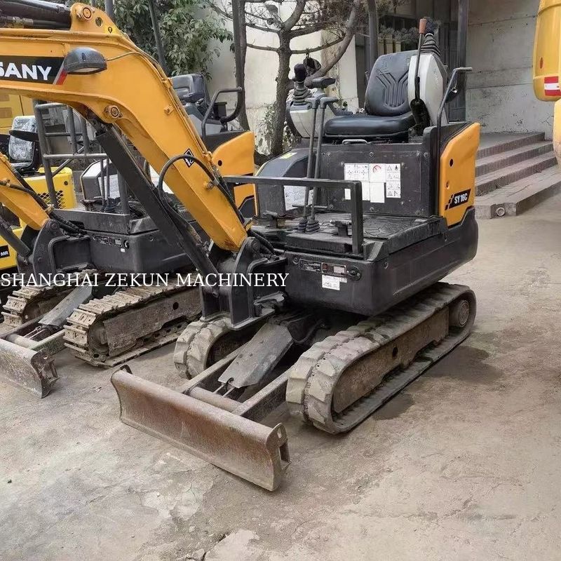 10रबर टायर और मूल हाइड्रोलिक पंप के साथ.3KW Sany SY16C 1.6Ton मिनी खुदाई मशीन
