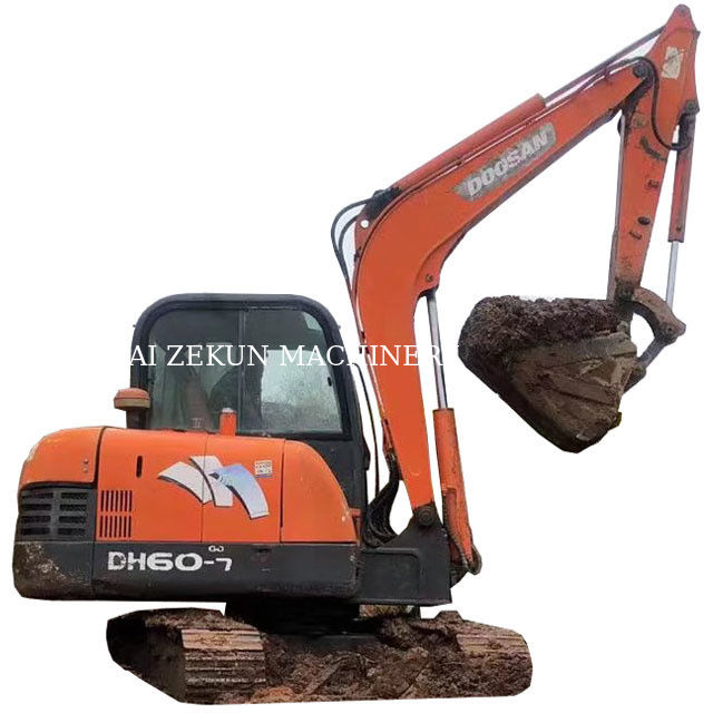 मूल हाइड्रोलिक वाल्व के साथ 2010 EX60 सेकंड हैंड मिनी खुदाई मशीन 38.1kw