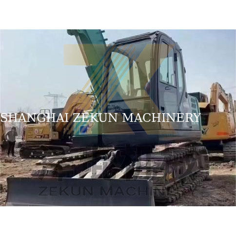 0.38 बाल्टी क्षमता और किफायती के साथ प्रयुक्त कोबेलको SK75 कोबेलको खुदाई खुदाई मशीन