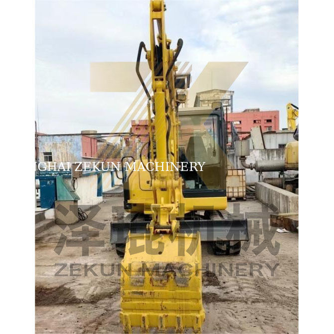 0.2m3 बाल्टी क्षमता और 0-2000 कार्य घंटों के साथ प्रयुक्त कोमात्सु पीसी56 खुदाई मशीन
