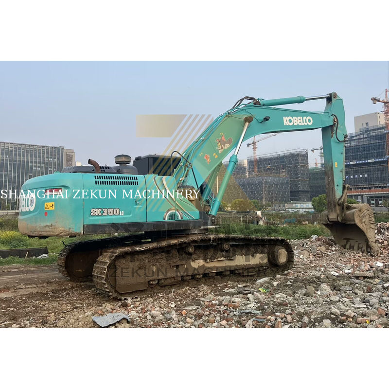 अच्छी स्थिति में कोबेलको SK350LC 8 1.6 m3 बाल्टी क्षमता और HINO इंजन के साथ खुदाई मशीन