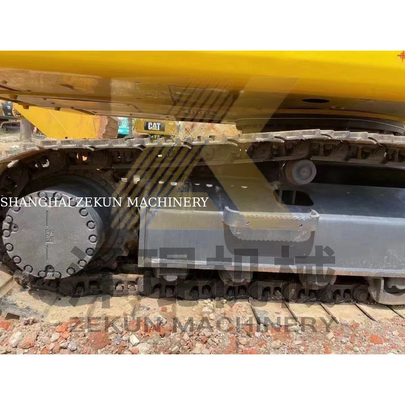 0.8m3 बाल्टी क्षमता के साथ प्रयुक्त कोमात्सु PC200-8 PC200 उत्खनन पृथ्वी चल मशीन