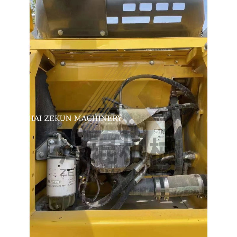 0.8m3 बाल्टी क्षमता के साथ प्रयुक्त कोमात्सु PC200-8 PC200 उत्खनन पृथ्वी चल मशीन