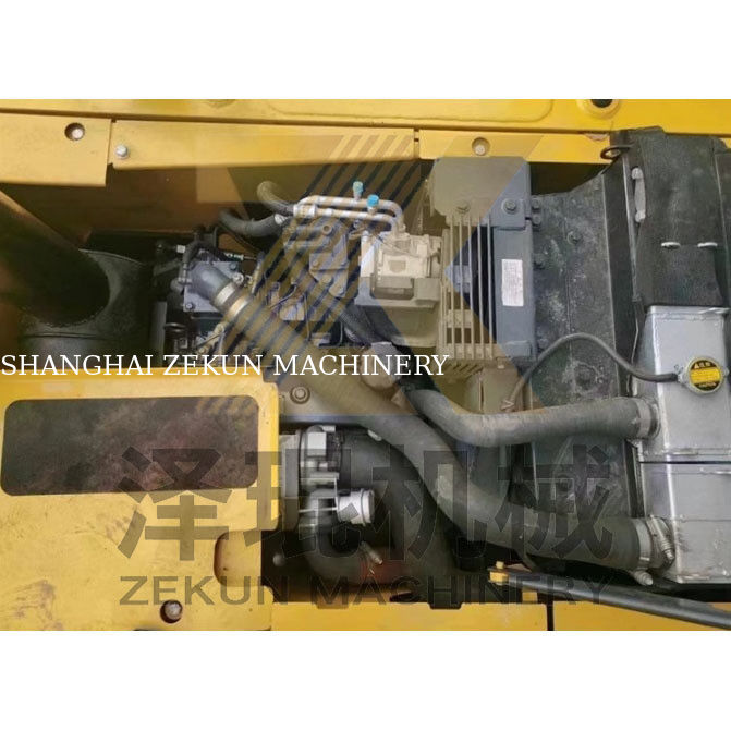 शंघाई में सेकंड-हैंड कोमात्सु एक्सकेवेटर PC120-6 PC130-7 PC128 13 टन 12600 KG