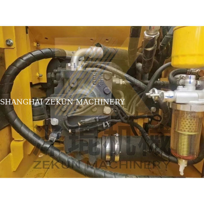 शंघाई में सेकंड-हैंड कोमात्सु एक्सकेवेटर PC120-6 PC130-7 PC128 13 टन 12600 KG