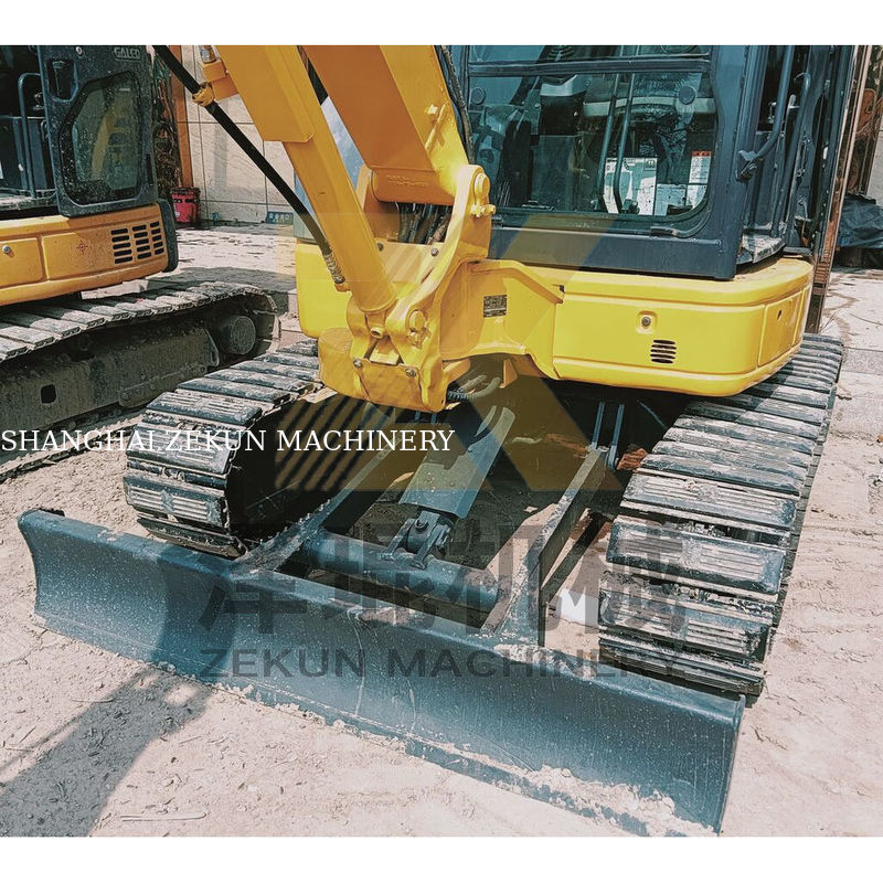 छोटे आकार का इस्तेमाल किया Komatsu PC 40 Excavator PC40MR-1 PC40MR-2 कार्य घंटों के साथ 2001-4000