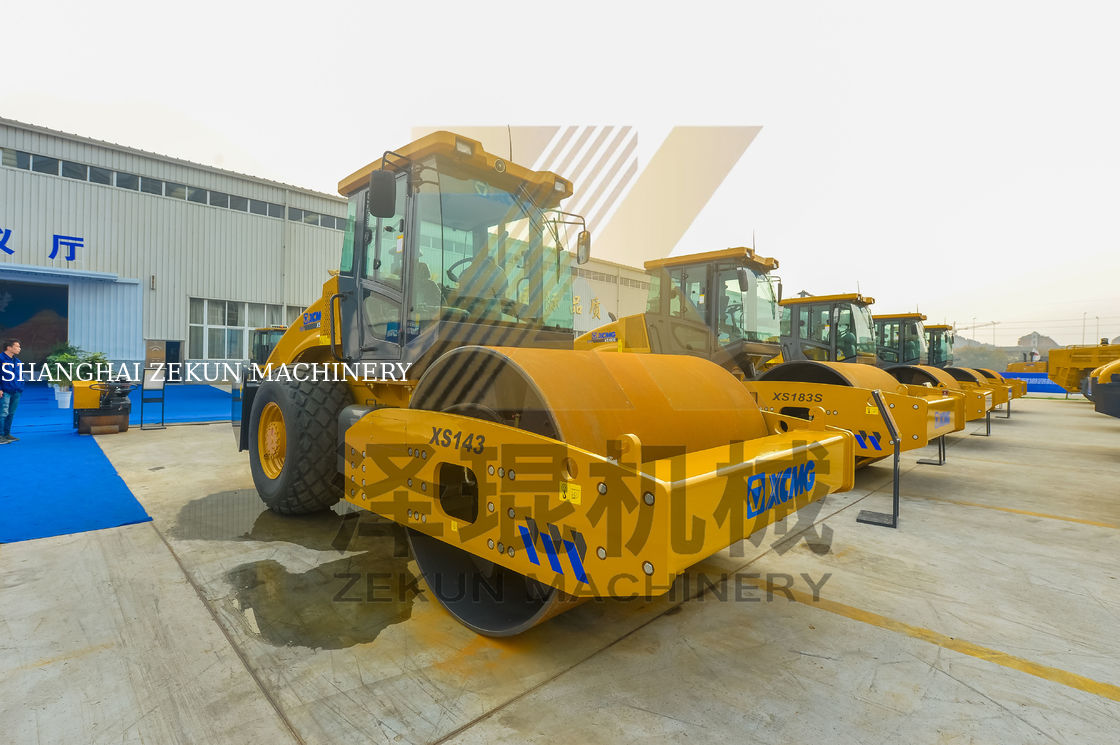 14t XCMG XS145 हाइड्रोलिक सिंगल ड्रम रोलर EU स्टेज III