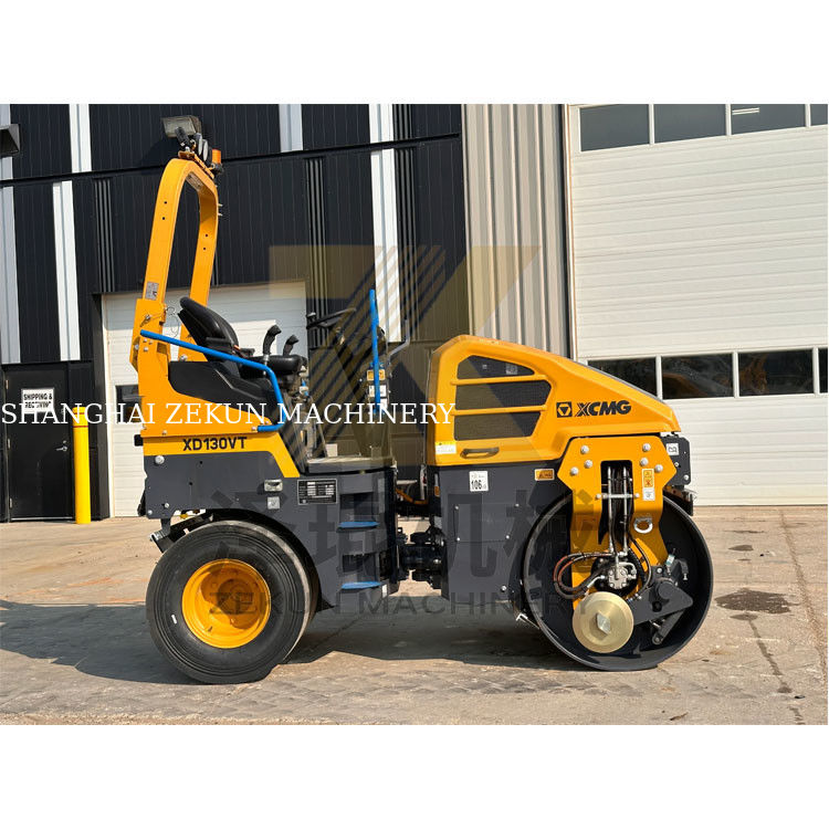 सड़क निर्माण के लिए 4 टन XCMG XD130VT वाइब्रेटर रोलर बिक्री के लिए