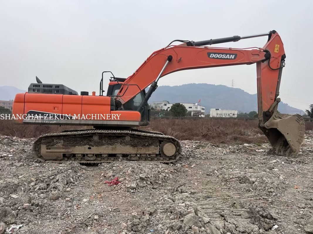 अच्छी स्थिति में 4 816 कार्य घंटों के साथ प्रयुक्त 2020 डूसन डीएक्स 380 खुदाई मशीन