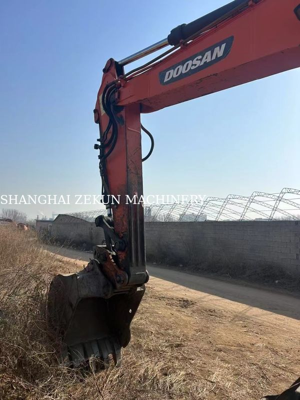 Doosan DX150W-9C उत्खनन मशीन 15-टन पहिया प्रकार बिक्री के लिए