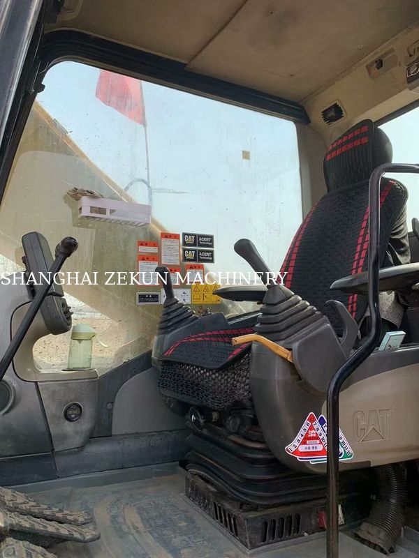 विविध अनुप्रयोगों के लिए बहुमुखी 2020 कैट 323डी2 खुदाई मशीन 23 टन 4877 घंटे
