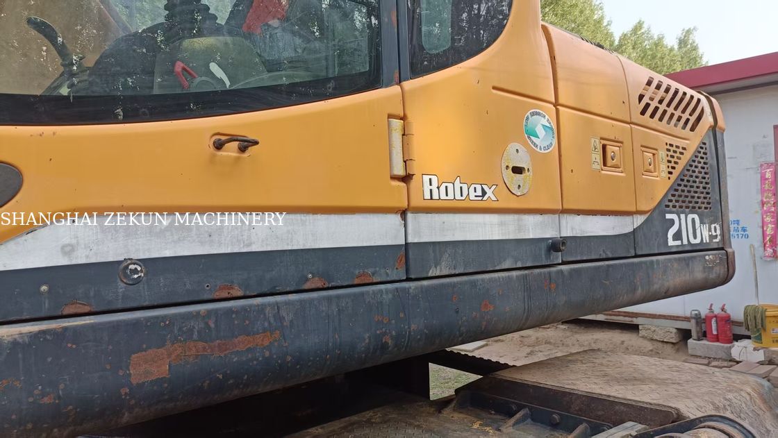 हुंडई R210W-9 व्हील एक्सकवेटर 330 लीटर ईंधन टैंक क्षमता और हाइड्रोलिक वाल्व