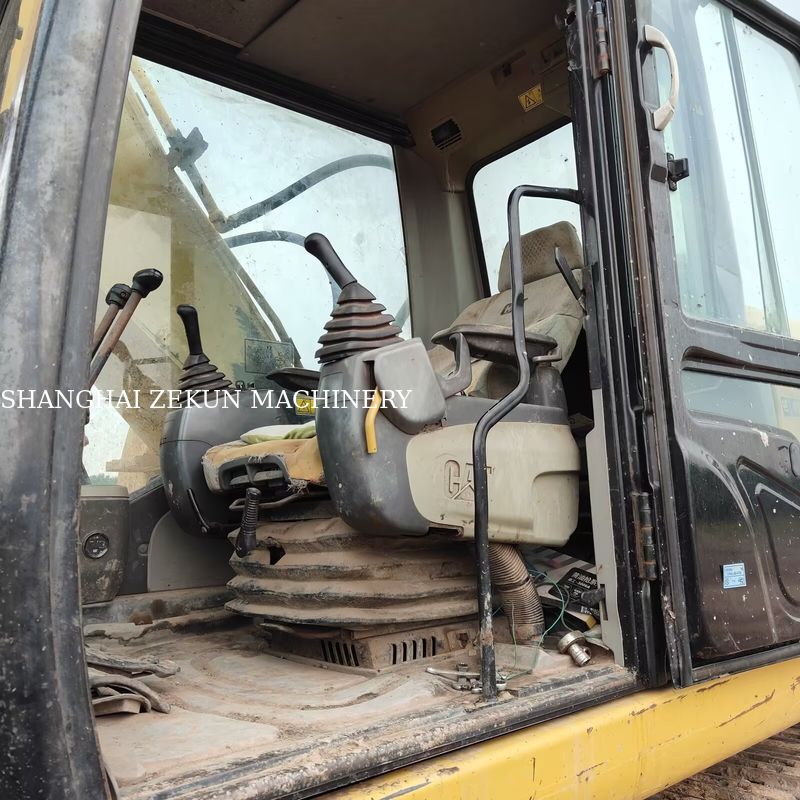 2016 CAT 320D खुदाई मशीन 20 टन वर्ग CAT C6.4 ACERT इंजन के साथ अधिकतम खुदाई गहराई 680 मिमी