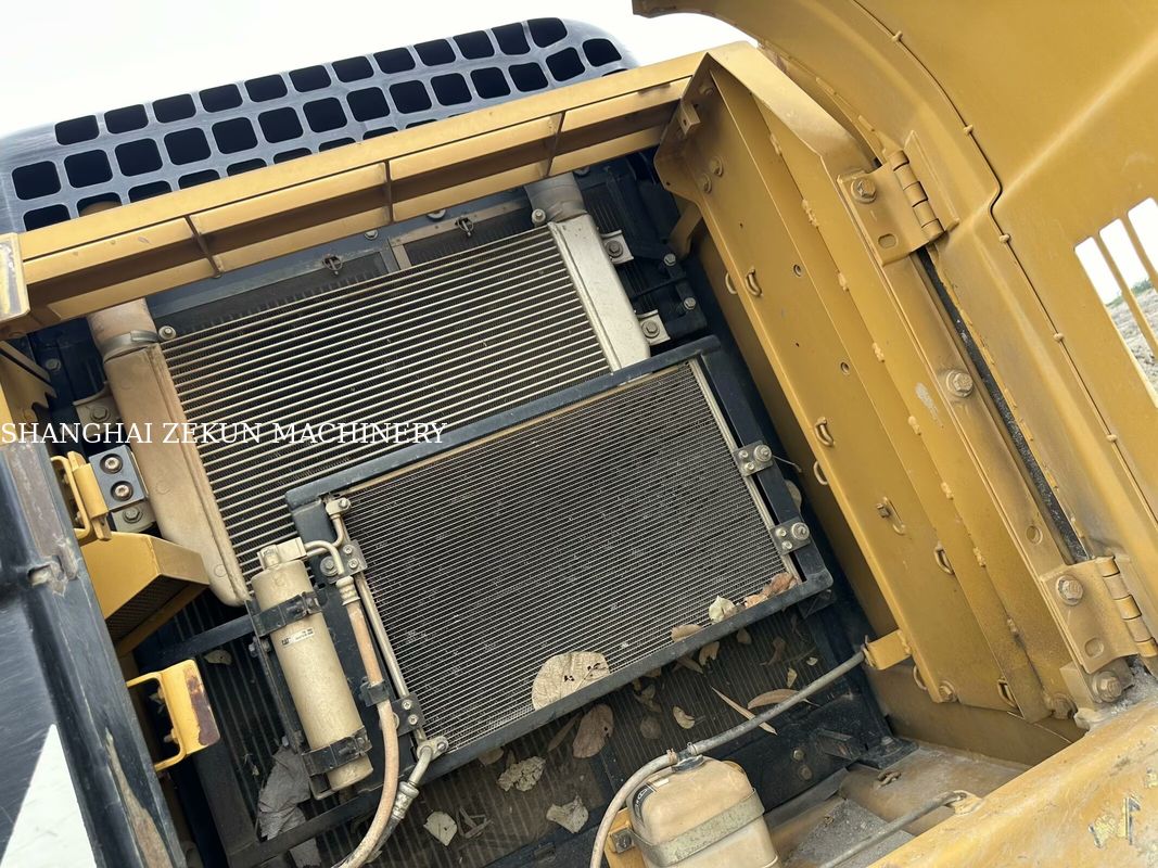 2014 CAT 320D2 खुदाई मशीन 10 812 घंटे और प्रदर्शन हाइड्रोलिक प्रवाह दर 2 × 214 एल/मिनट यात्रा गति 3.5 / 5.5 किमी/घंटा