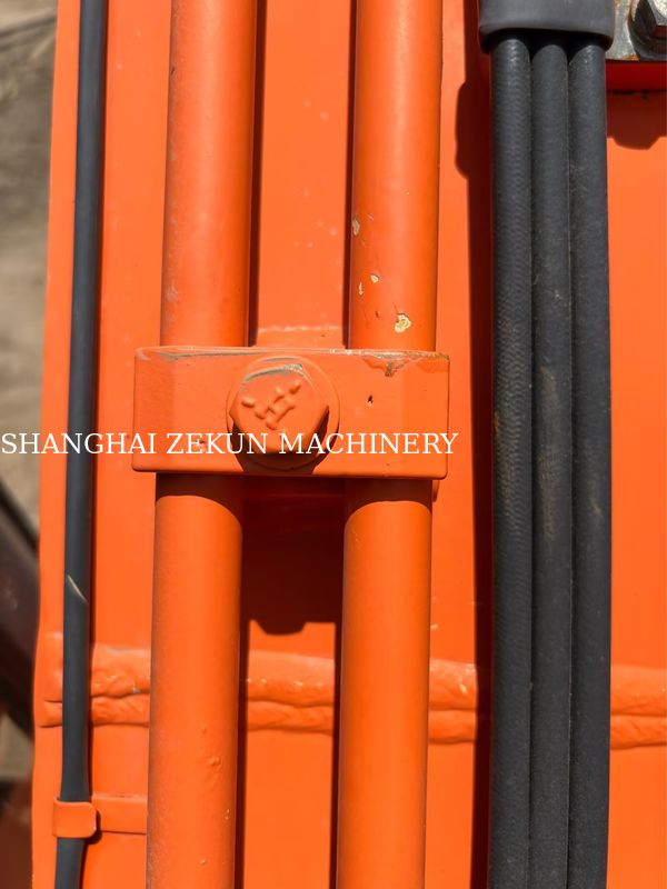 हिताची ZX120-6 खुदाई मशीन 14165hrs व्यापारिक जरूरतों के लिए ईंधन टैंक क्षमता 240 L हाइड्रोलिक दबाव 34.3 एमपीए