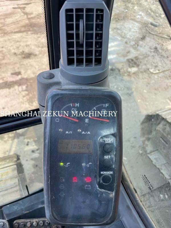 Hitachi ZX200-3G खुदाई करने वाला यंत्र 11056 घंटे 3.5 / 5.5 किमी/घंटा की यात्रा गति