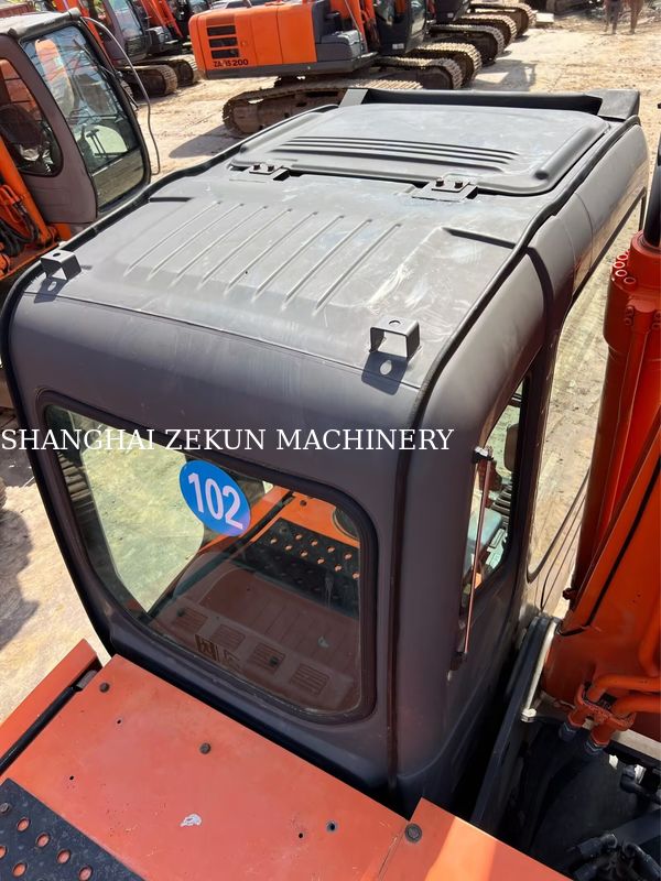 हिताची ZX200-3G खुदाई मशीन 12081hrs यात्रा गति 3.5 / 5.5 Km/h कैब विशेषताएं बहुक्रिया प्रदर्शन