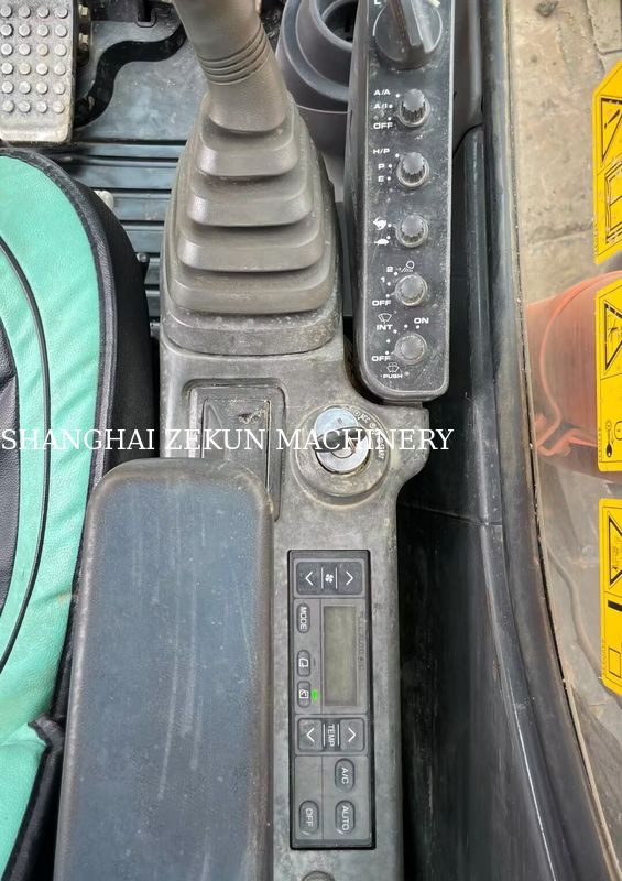 11051 घंटे हिताची ZX200-3G खुदाई करने वाला, बाल्टी क्षमता 0.8 – 1.0 M3 के साथ